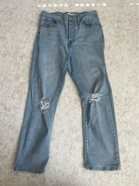 Levi’s Women’s Wedgie Straight Distressed Jeans